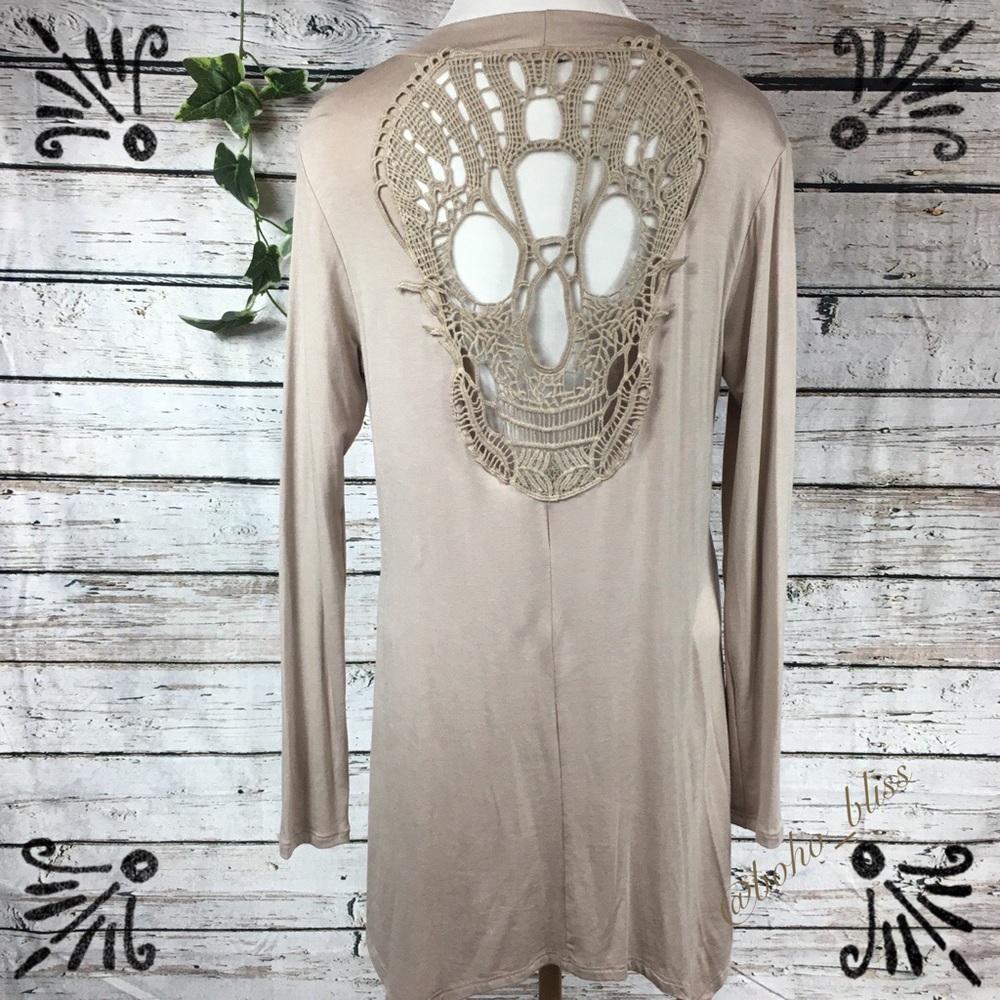 💀Small Skull Crochet Back Flyaway Cardigan - Picture 3 of 5